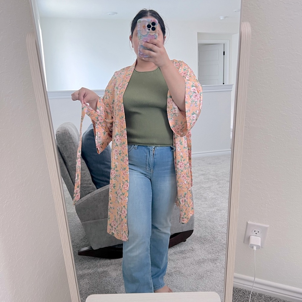 6/$25 Floral robe